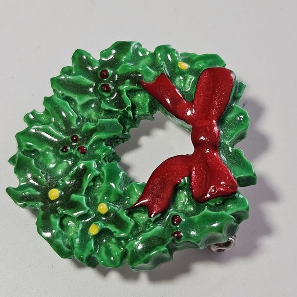 *Final Sale* Vintage Brooch Christmas Wreath Green with Red Bow Holiday Pin - Picture 6 of 9